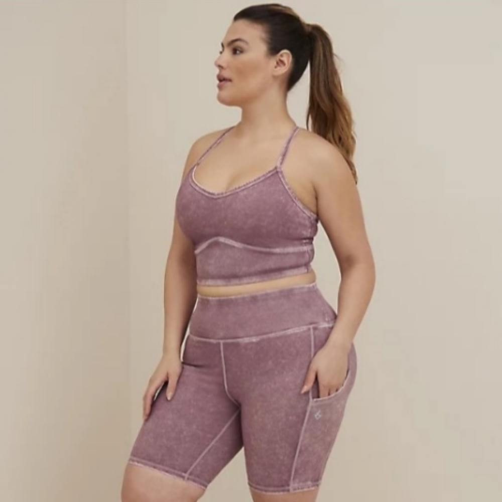 Torrid Active Set Size Fits 14 or 16